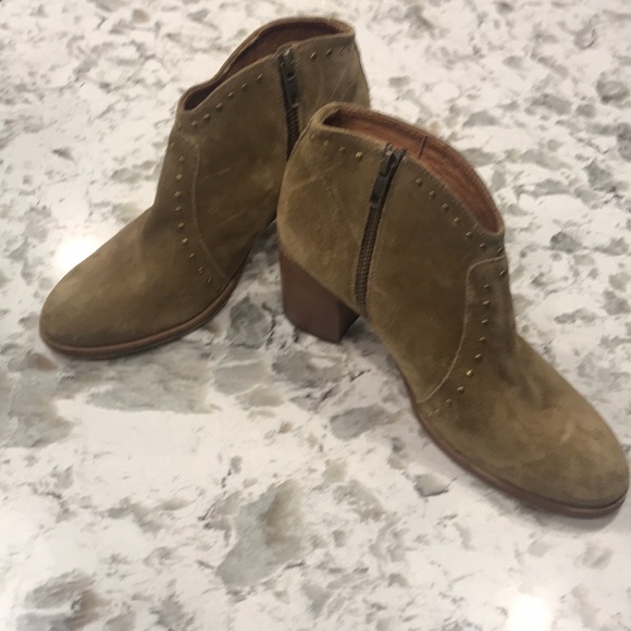 NWOT Frye Nora Stud Zip. Women’s 7 - Picture 4 of 8